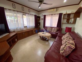À louer et à vendre 4 chambres maison à Bang Lamung, Chonburi