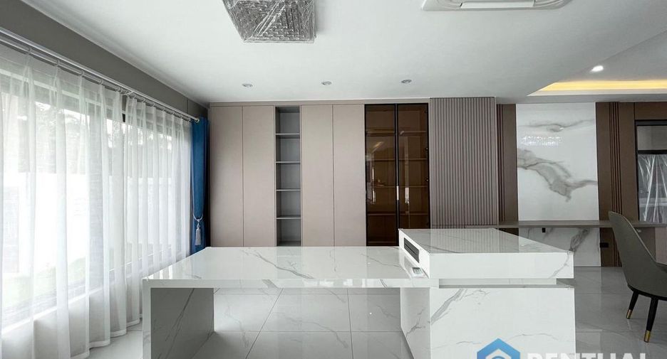 Casa en venta de 4 habitaciones en Bang Lamung, Chonburi