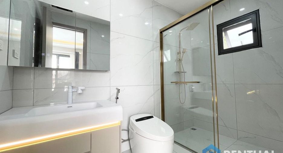 Casa en venta de 4 habitaciones en Bang Lamung, Chonburi