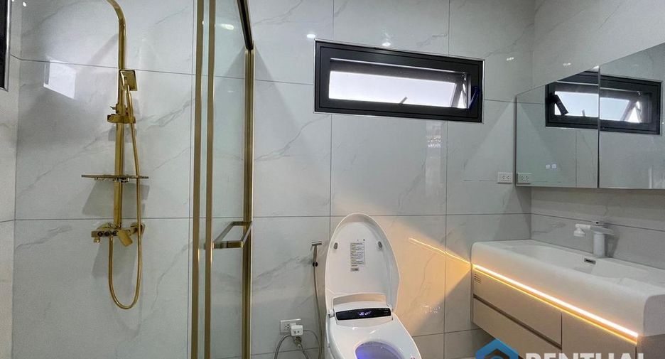 Casa en venta de 4 habitaciones en Bang Lamung, Chonburi
