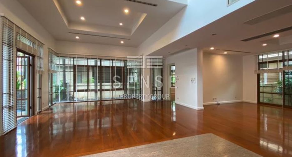 For rent 4 bedrooms house in Pathum Wan, Bangkok