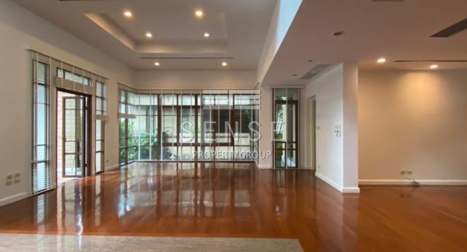 For rent 4 bedrooms house in Pathum Wan, Bangkok