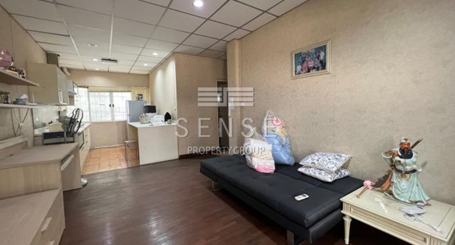 For sale 4 bedrooms house in Bang Rak, Bangkok