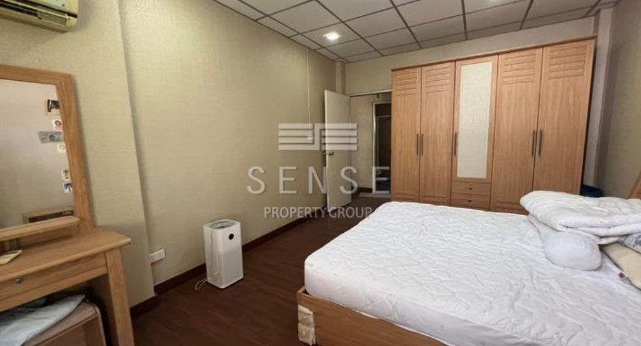 For sale 4 bedrooms house in Bang Rak, Bangkok