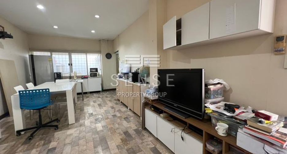 For sale 4 bedrooms house in Bang Rak, Bangkok