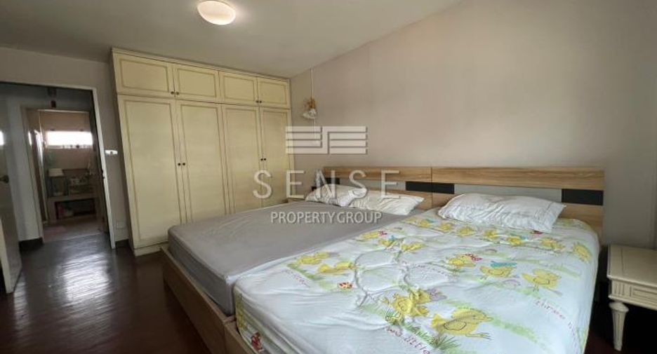 For sale 4 bedrooms house in Bang Rak, Bangkok