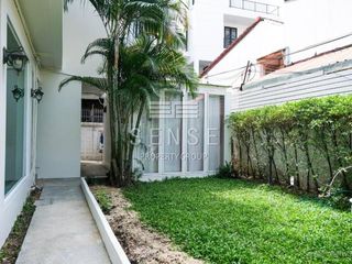 For sale 4 ベッドルーム house in Khlong Toei, Bangkok