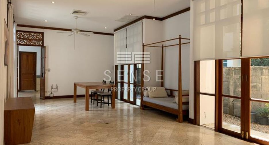 Haus zur Miete mit 5 Zimmer in Khlong Toei, Bangkok