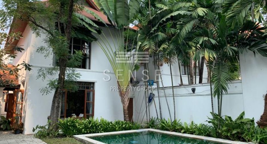 Haus zur Miete mit 5 Zimmer in Khlong Toei, Bangkok