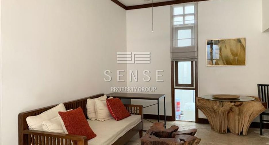 Haus zur Miete mit 5 Zimmer in Khlong Toei, Bangkok