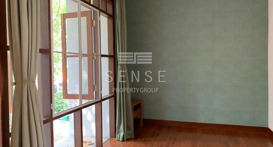 Haus zur Miete mit 5 Zimmer in Khlong Toei, Bangkok