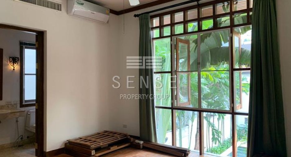 Haus zur Miete mit 5 Zimmer in Khlong Toei, Bangkok