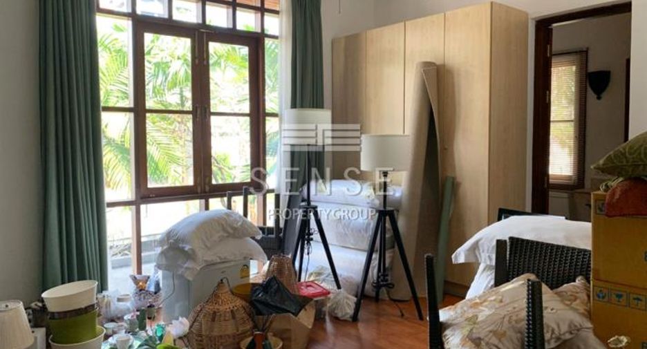 Haus zur Miete mit 5 Zimmer in Khlong Toei, Bangkok