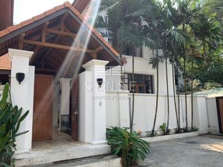 ให้เช่า 5 ห้องนอน บ้านเดี่ยว ใน คลองเตย, กรุงเทพฯ