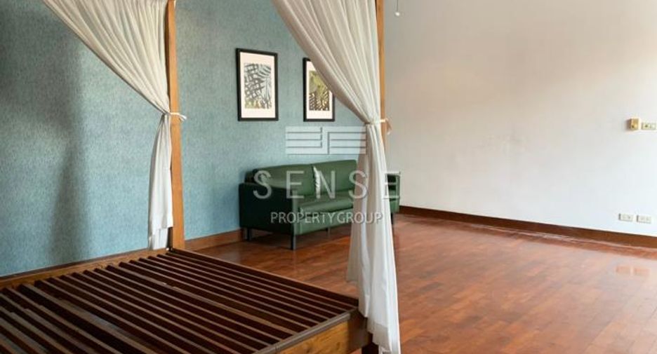 Haus zur Miete mit 5 Zimmer in Khlong Toei, Bangkok