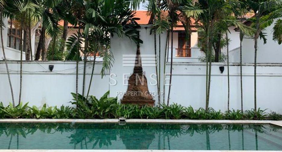 Haus zur Miete mit 5 Zimmer in Khlong Toei, Bangkok