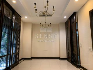 For rent 4 bedrooms house in Khlong Toei, Bangkok