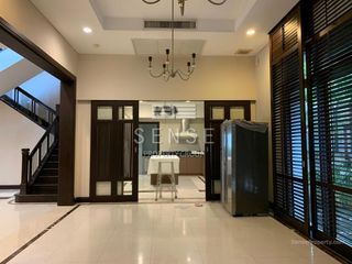 For rent 4 bedrooms house in Khlong Toei, Bangkok