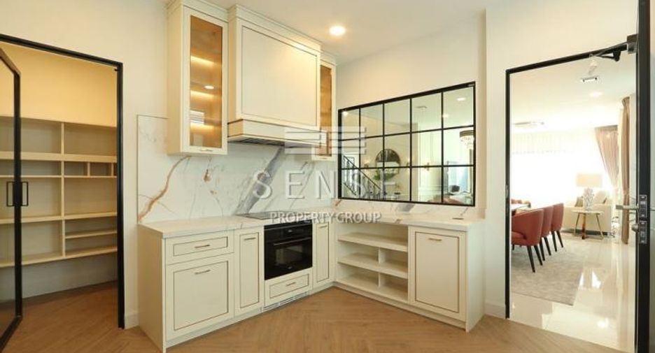 Casa en alquiler de 4 habitaciones en Bang Kapi, Bangkok