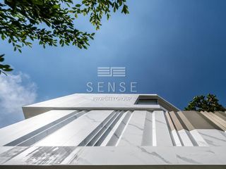 For sale 4 ベッドルーム house in Khlong Toei, Bangkok