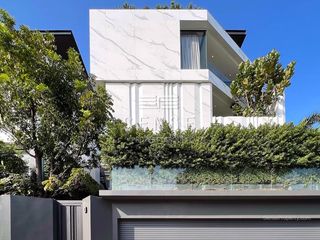 For sale 4 ベッドルーム house in Khlong Toei, Bangkok