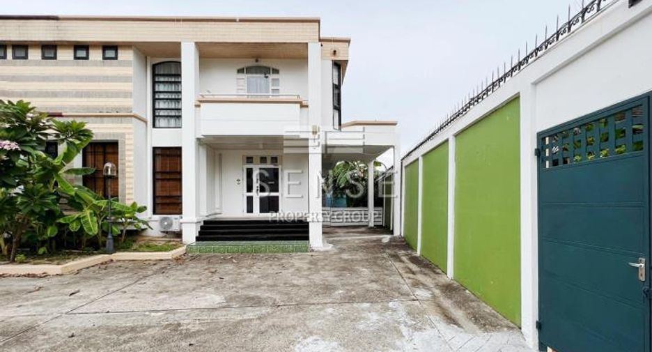 For rent 4 ベッドルーム house in Khlong Toei, Bangkok