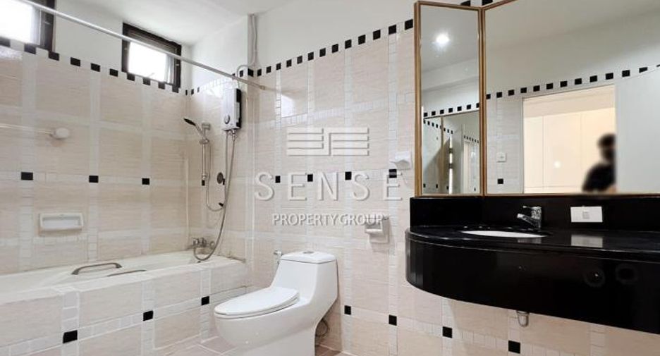 For rent 4 ベッドルーム house in Khlong Toei, Bangkok