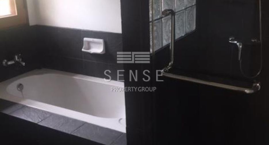 For rent 4 bedrooms house in Suan Luang, Bangkok