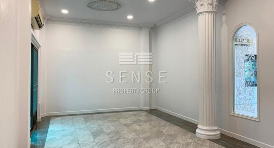 For rent 5 bedrooms house in Khlong Toei, Bangkok
