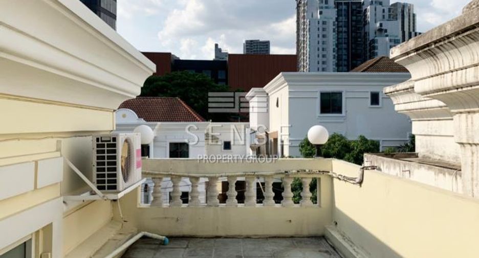 For rent 5 bedrooms house in Khlong Toei, Bangkok