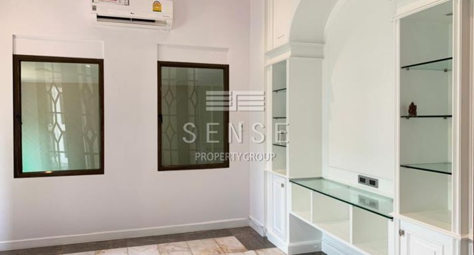 For rent 5 bedrooms house in Khlong Toei, Bangkok