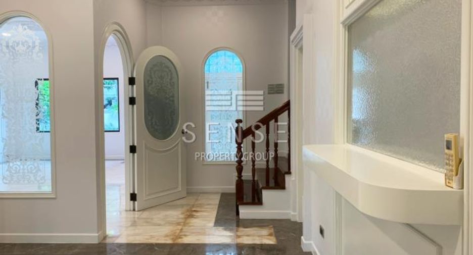 For rent 5 bedrooms house in Khlong Toei, Bangkok