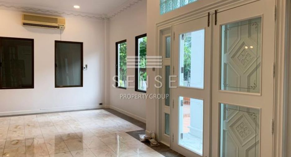 For rent 5 bedrooms house in Khlong Toei, Bangkok