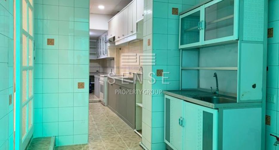 For rent 5 bedrooms house in Khlong Toei, Bangkok