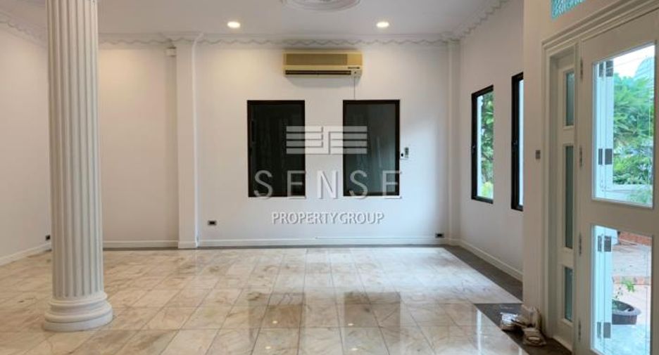 For rent 5 bedrooms house in Khlong Toei, Bangkok