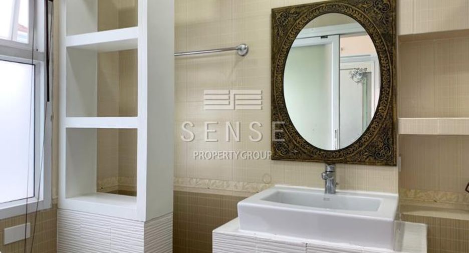 For rent 5 bedrooms house in Khlong Toei, Bangkok