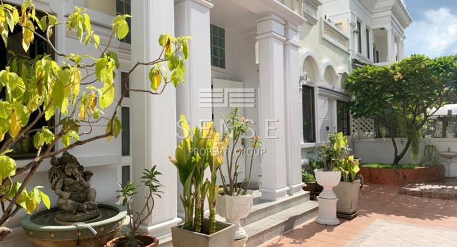 For rent 5 bedrooms house in Khlong Toei, Bangkok