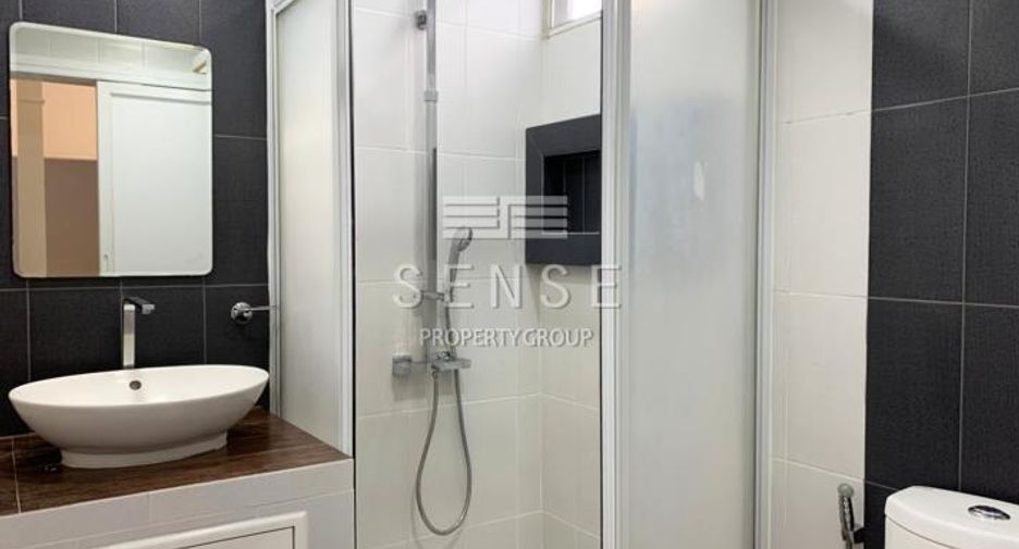 For rent 5 bedrooms house in Khlong Toei, Bangkok