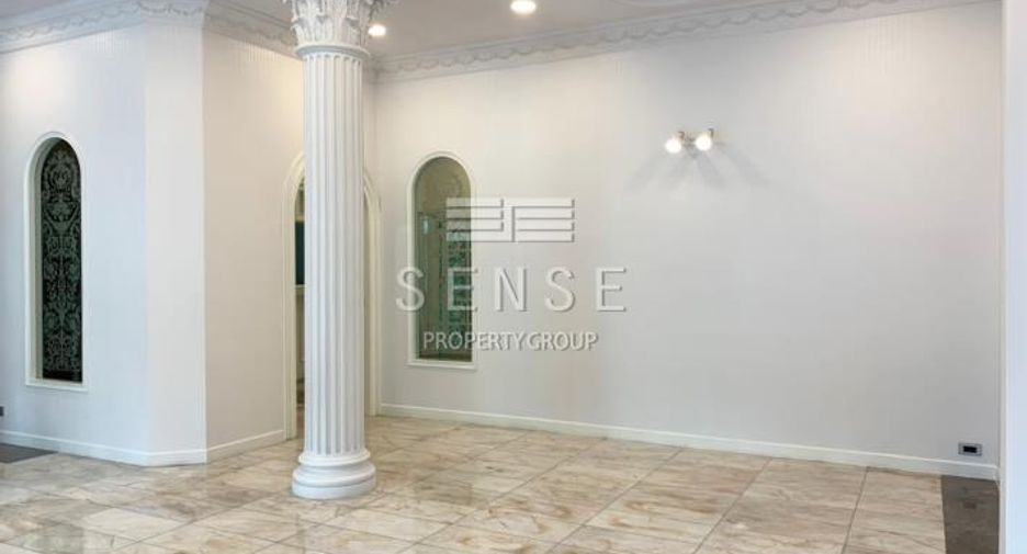 For rent 5 bedrooms house in Khlong Toei, Bangkok