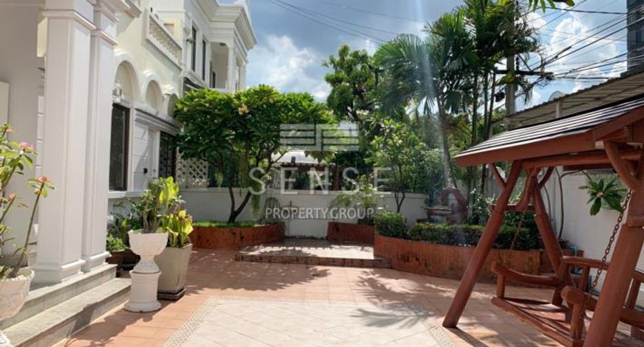 For rent 5 bedrooms house in Khlong Toei, Bangkok