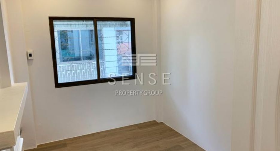 For rent 5 bedrooms house in Khlong Toei, Bangkok