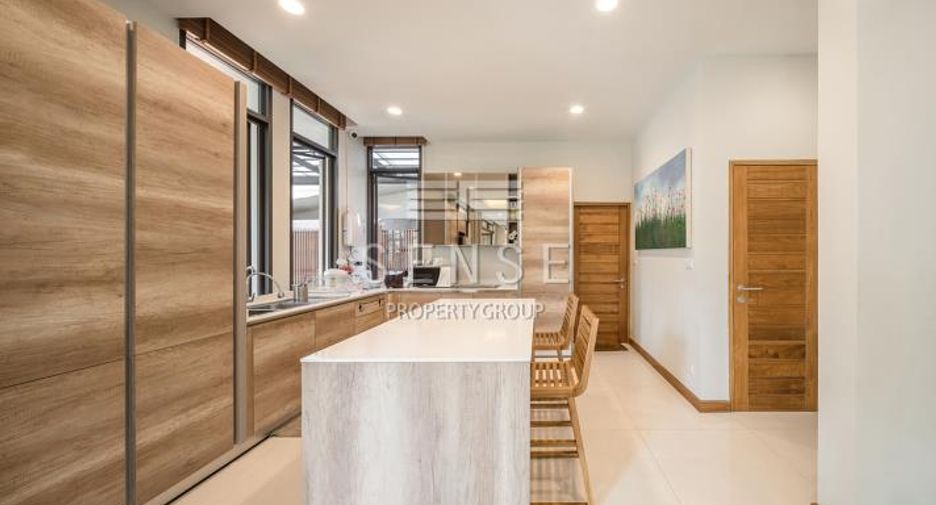 For sale 6 bedrooms house in Chatuchak, Bangkok