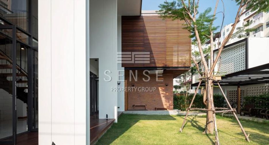 For sale 6 bedrooms house in Chatuchak, Bangkok