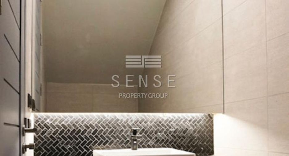 For sale and for rent 4 bedrooms house in Watthana, Bangkok