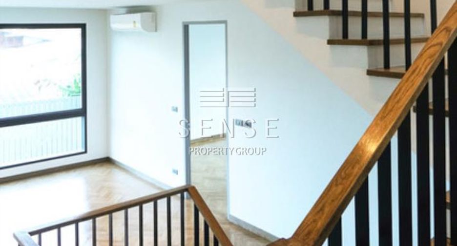For sale and for rent 4 bedrooms house in Watthana, Bangkok