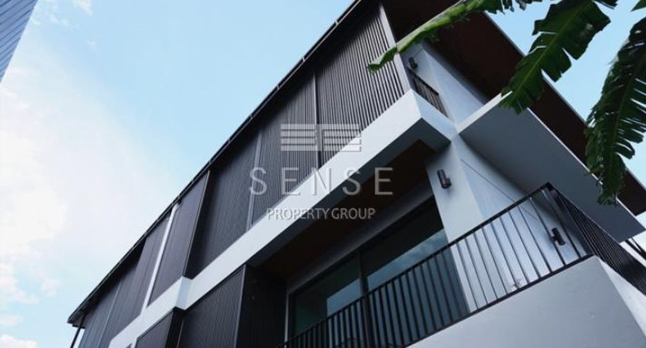 For sale and for rent 4 bedrooms house in Watthana, Bangkok