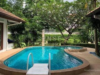 For rent 3 bedrooms house in Huai Khwang, Bangkok