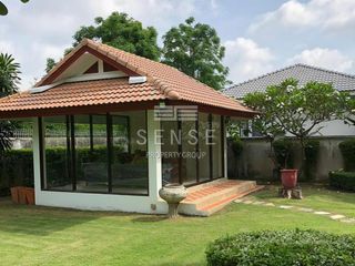 For rent 3 bedrooms house in Huai Khwang, Bangkok