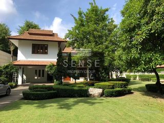 For rent 3 bedrooms house in Huai Khwang, Bangkok