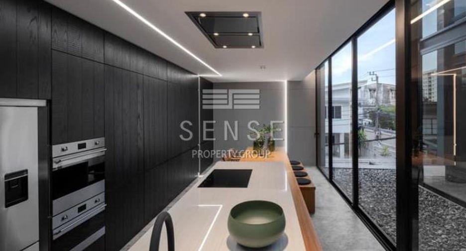 Haus zum Kauf mit 3 Zimmer in Sathon, Bangkok